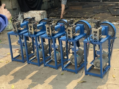Máy chẻ nan
